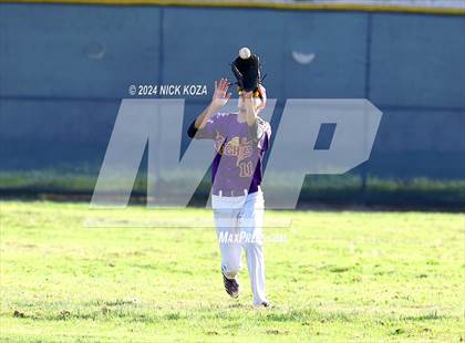 Thumbnail 3 in Dominguez vs. Lynwood photogallery.