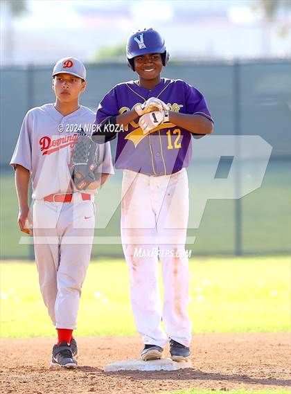Thumbnail 2 in Dominguez vs. Lynwood photogallery.