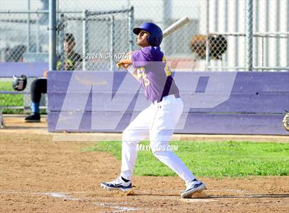 Thumbnail 1 in Dominguez vs. Lynwood photogallery.