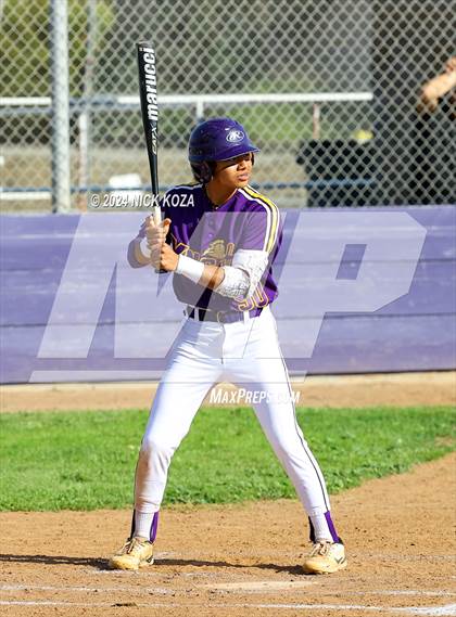 Thumbnail 2 in Dominguez vs. Lynwood photogallery.
