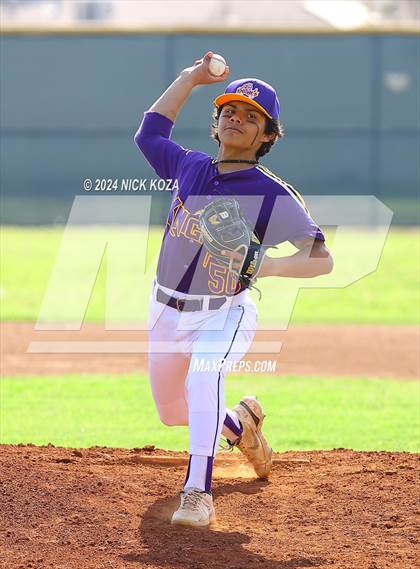 Thumbnail 2 in Dominguez vs. Lynwood photogallery.