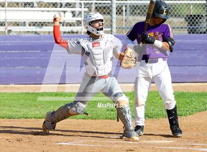 Thumbnail 3 in Dominguez vs. Lynwood photogallery.