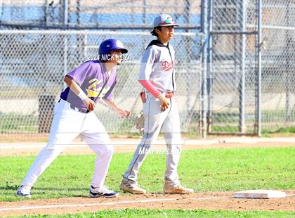 Thumbnail 3 in Dominguez vs. Lynwood photogallery.