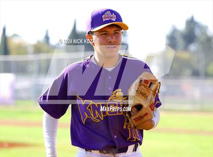 Thumbnail 3 in Dominguez vs. Lynwood photogallery.