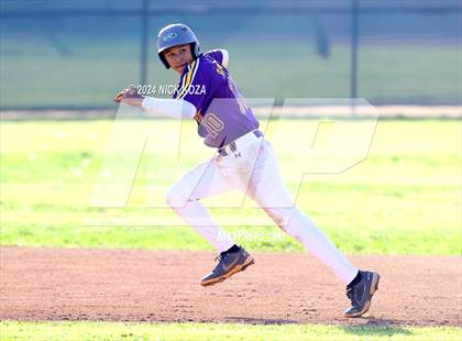 Thumbnail 3 in Dominguez vs. Lynwood photogallery.