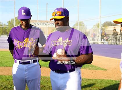 Thumbnail 2 in Dominguez vs. Lynwood photogallery.