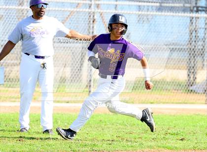 Thumbnail 3 in Dominguez vs. Lynwood photogallery.