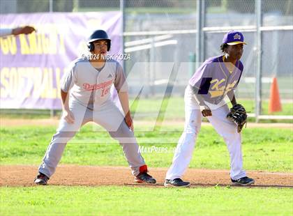 Thumbnail 3 in Dominguez vs. Lynwood photogallery.