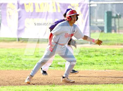 Thumbnail 3 in Dominguez vs. Lynwood photogallery.