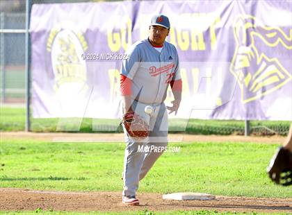 Thumbnail 2 in Dominguez vs. Lynwood photogallery.