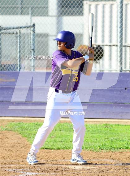 Thumbnail 2 in Dominguez vs. Lynwood photogallery.