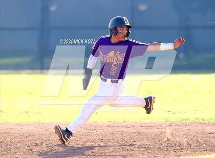 Thumbnail 2 in Dominguez vs. Lynwood photogallery.