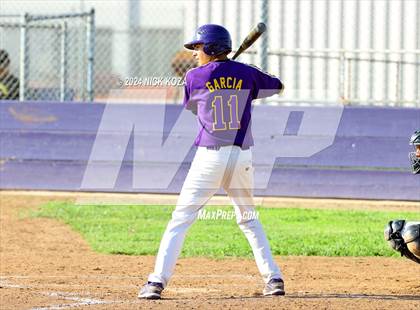 Thumbnail 2 in Dominguez vs. Lynwood photogallery.