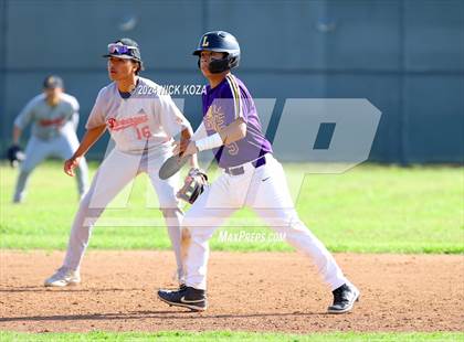 Thumbnail 3 in Dominguez vs. Lynwood photogallery.