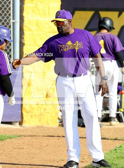 Thumbnail 3 in Dominguez vs. Lynwood photogallery.