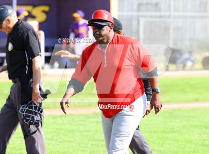 Thumbnail 2 in Dominguez vs. Lynwood photogallery.