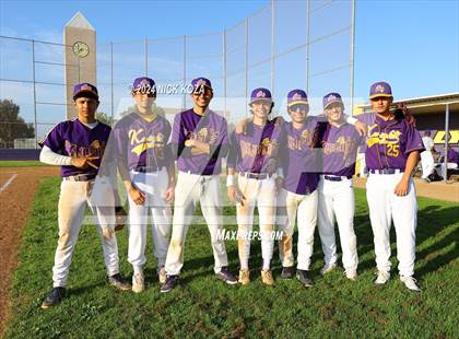 Thumbnail 2 in Dominguez vs. Lynwood photogallery.
