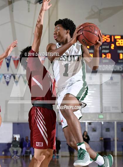 Thumbnail 1 in McClatchy vs. Strake Jesuit (St. Hope Elite Classic) photogallery.