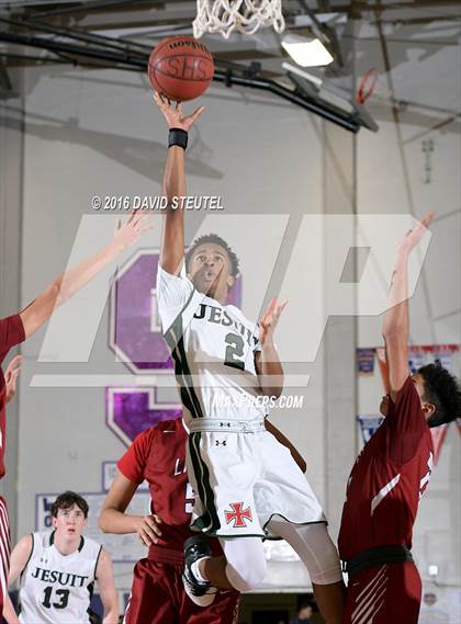 Thumbnail 2 in McClatchy vs. Strake Jesuit (St. Hope Elite Classic) photogallery.