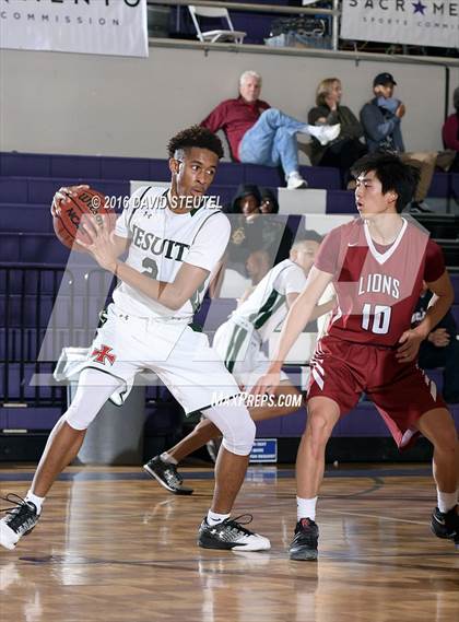 Thumbnail 2 in McClatchy vs. Strake Jesuit (St. Hope Elite Classic) photogallery.