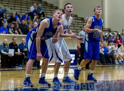 Thumbnail 1 in La Vernia vs. Bandera (UIL 3A Bi-District) photogallery.