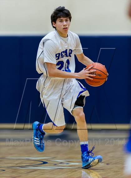Thumbnail 1 in La Vernia vs. Bandera (UIL 3A Bi-District) photogallery.