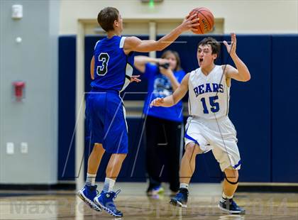 Thumbnail 3 in La Vernia vs. Bandera (UIL 3A Bi-District) photogallery.
