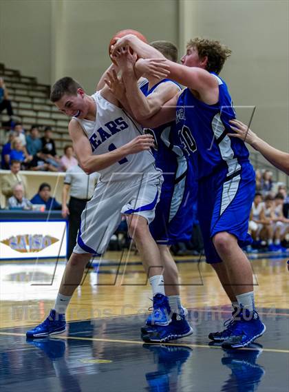 Thumbnail 3 in La Vernia vs. Bandera (UIL 3A Bi-District) photogallery.