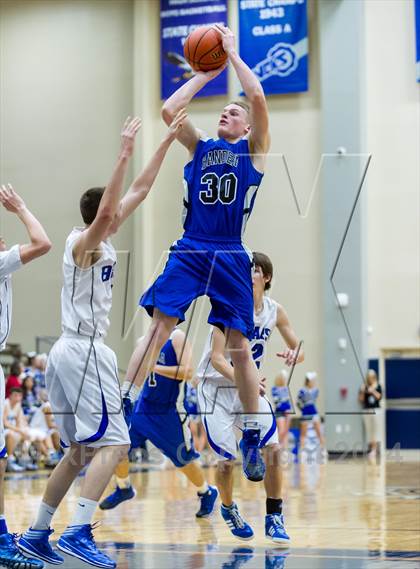 Thumbnail 2 in La Vernia vs. Bandera (UIL 3A Bi-District) photogallery.