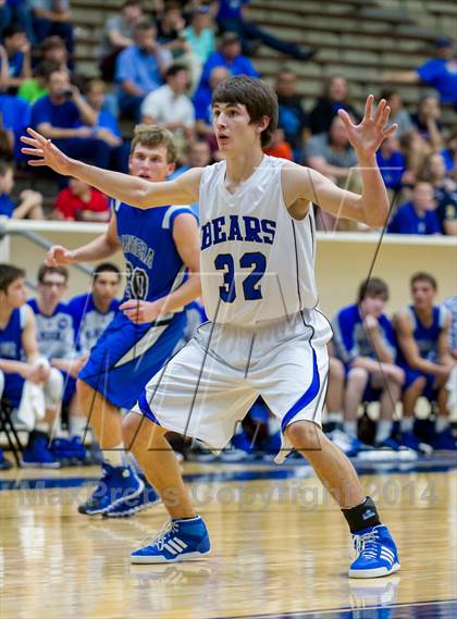 Thumbnail 2 in La Vernia vs. Bandera (UIL 3A Bi-District) photogallery.