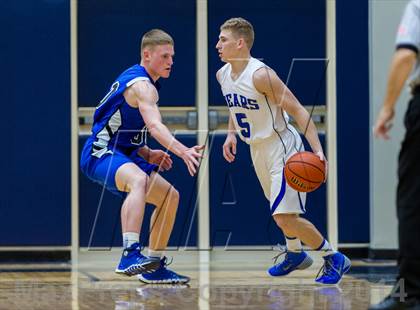 Thumbnail 1 in La Vernia vs. Bandera (UIL 3A Bi-District) photogallery.