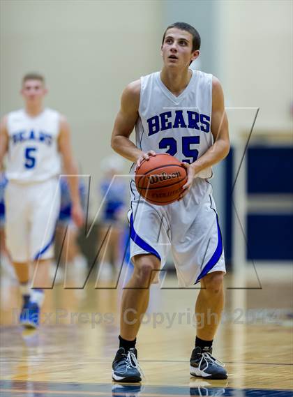 Thumbnail 2 in La Vernia vs. Bandera (UIL 3A Bi-District) photogallery.