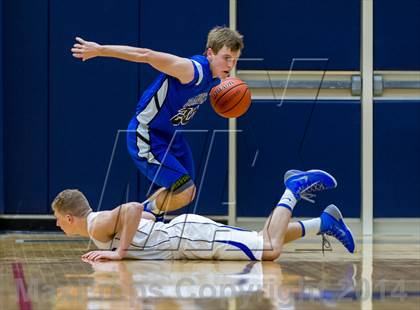Thumbnail 3 in La Vernia vs. Bandera (UIL 3A Bi-District) photogallery.