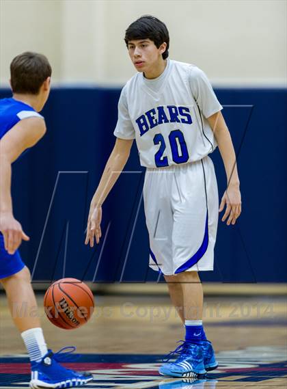 Thumbnail 3 in La Vernia vs. Bandera (UIL 3A Bi-District) photogallery.