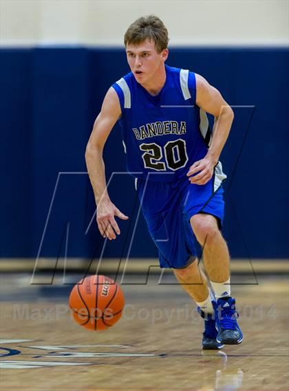 Thumbnail 3 in La Vernia vs. Bandera (UIL 3A Bi-District) photogallery.