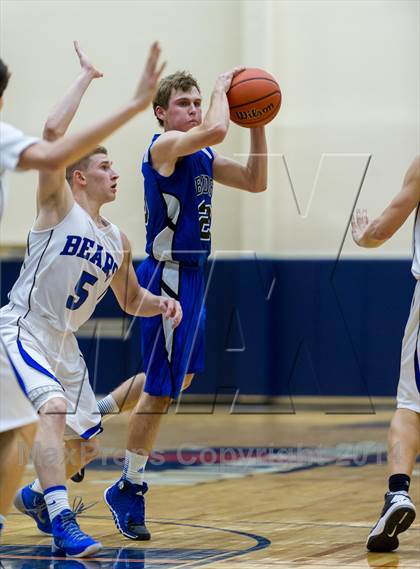 Thumbnail 3 in La Vernia vs. Bandera (UIL 3A Bi-District) photogallery.