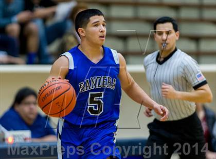 Thumbnail 2 in La Vernia vs. Bandera (UIL 3A Bi-District) photogallery.