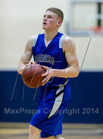 Thumbnail 2 in La Vernia vs. Bandera (UIL 3A Bi-District) photogallery.