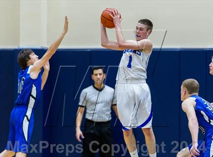 Thumbnail 1 in La Vernia vs. Bandera (UIL 3A Bi-District) photogallery.