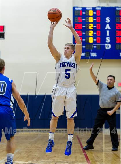 Thumbnail 1 in La Vernia vs. Bandera (UIL 3A Bi-District) photogallery.