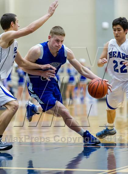 Thumbnail 1 in La Vernia vs. Bandera (UIL 3A Bi-District) photogallery.