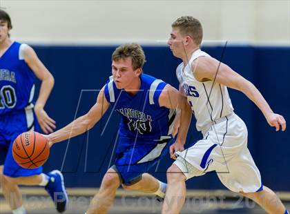 Thumbnail 2 in La Vernia vs. Bandera (UIL 3A Bi-District) photogallery.