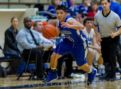 Thumbnail 3 in La Vernia vs. Bandera (UIL 3A Bi-District) photogallery.