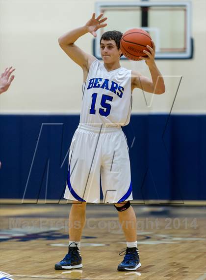 Thumbnail 2 in La Vernia vs. Bandera (UIL 3A Bi-District) photogallery.