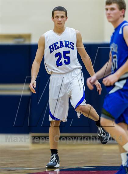 Thumbnail 1 in La Vernia vs. Bandera (UIL 3A Bi-District) photogallery.