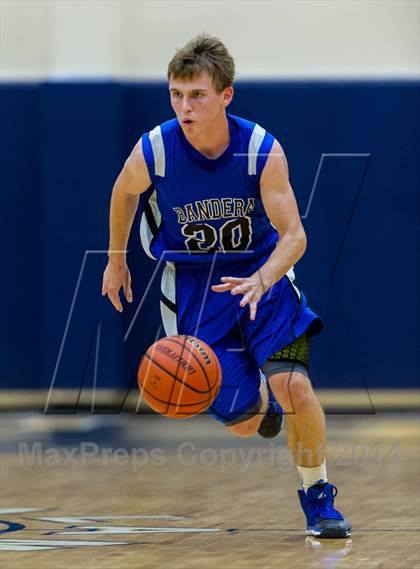 Thumbnail 1 in La Vernia vs. Bandera (UIL 3A Bi-District) photogallery.