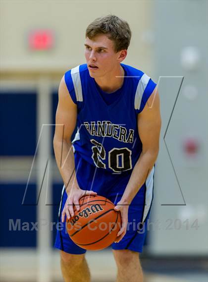 Thumbnail 3 in La Vernia vs. Bandera (UIL 3A Bi-District) photogallery.