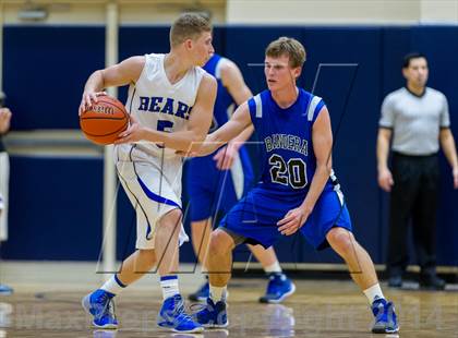 Thumbnail 2 in La Vernia vs. Bandera (UIL 3A Bi-District) photogallery.
