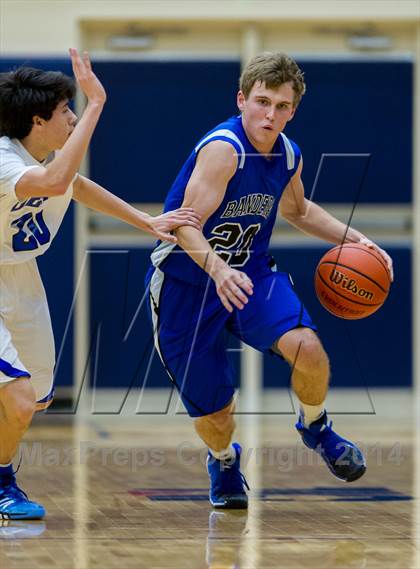 Thumbnail 3 in La Vernia vs. Bandera (UIL 3A Bi-District) photogallery.