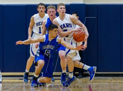 Thumbnail 1 in La Vernia vs. Bandera (UIL 3A Bi-District) photogallery.